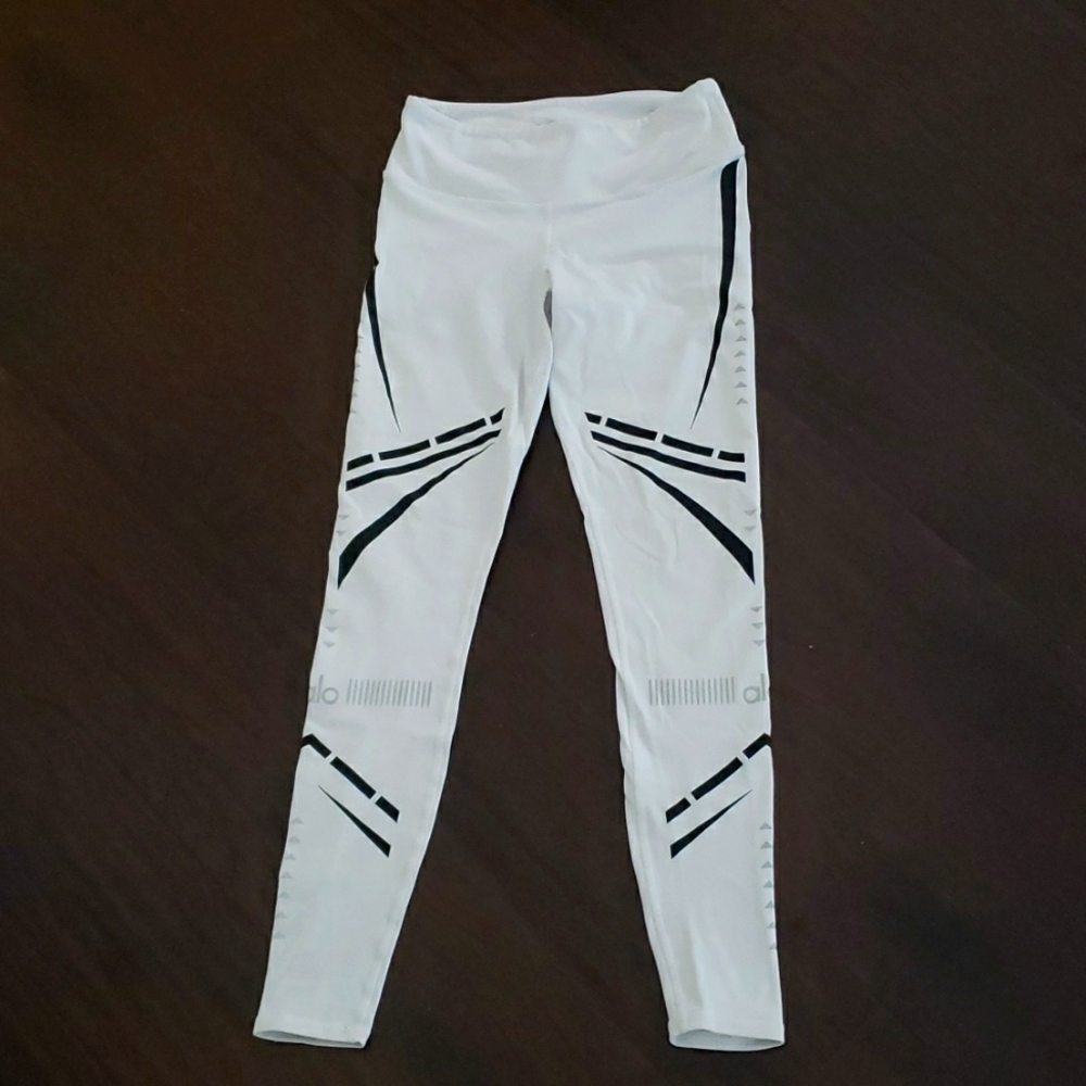 Alo yoga airbrush leggings white/black chakra XS